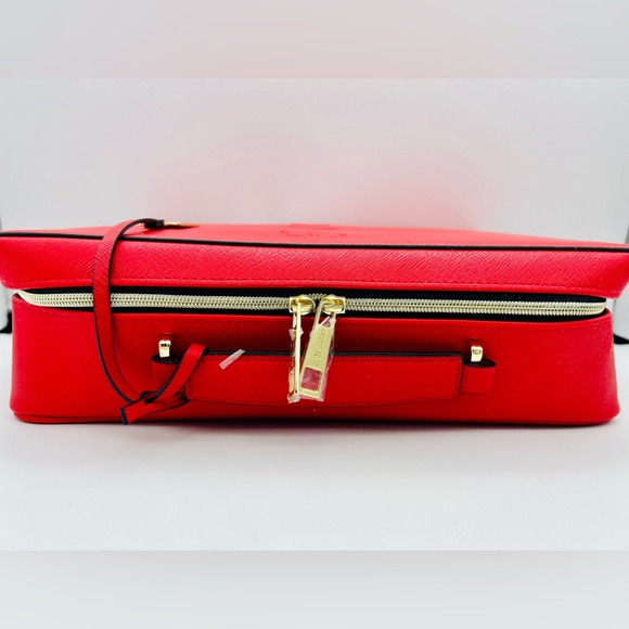 Beautiful Beauty Case - Picture 2 of 3